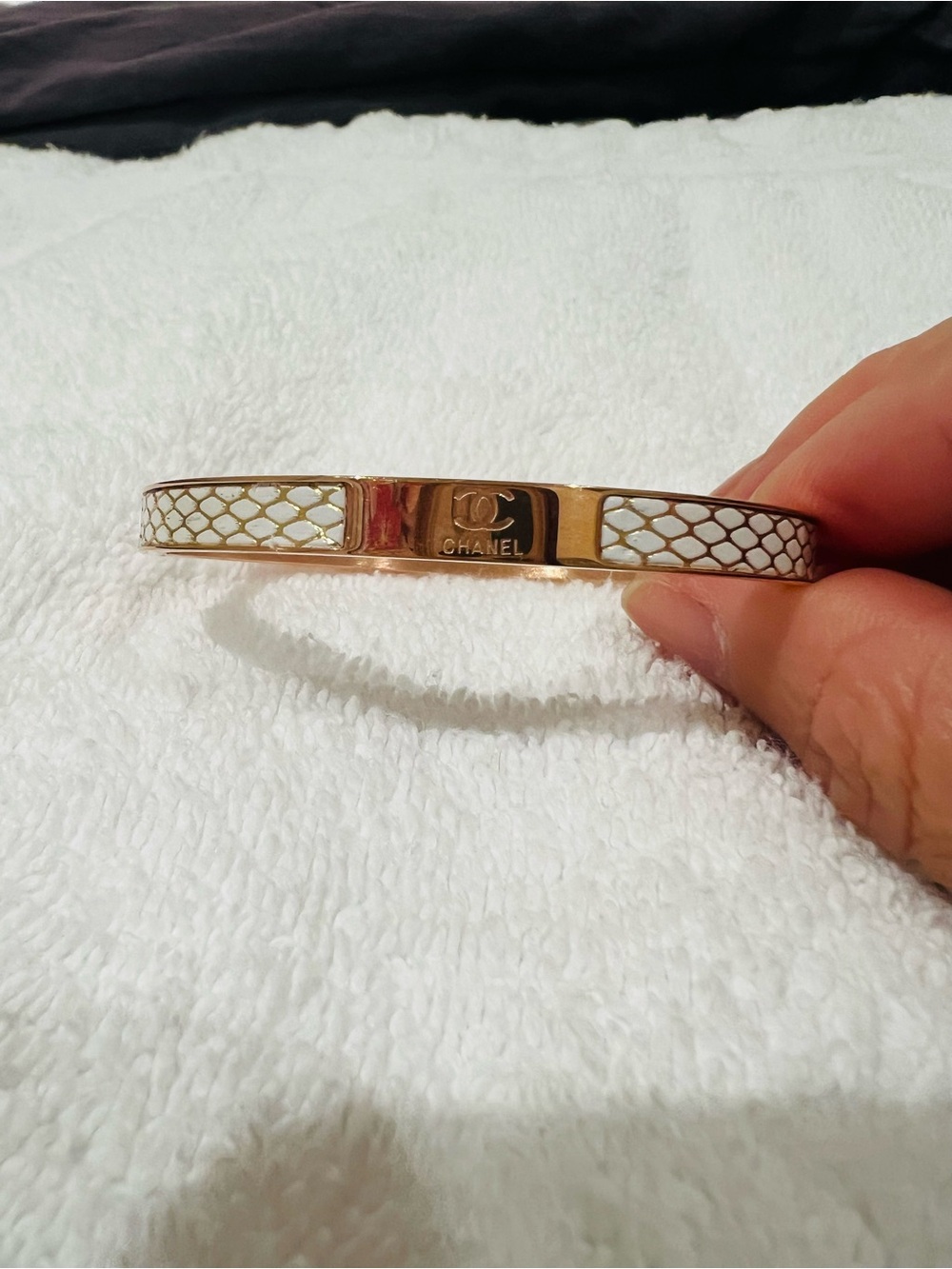 Fashion Rose Gold and White Enamel Bangle Bracelet